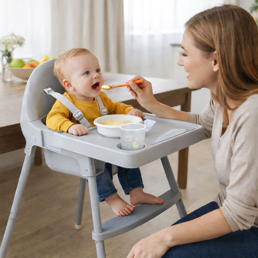 Almar Baby Trona Bebé con Bandeja Extraíble y Reposapiés – Silla de Comer para Bebés Segura y Estable, Trona Infantil Fácil de Limpiar, Color Blanco y Gris