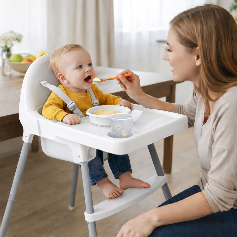 Almar Baby Trona Bebé con Bandeja Extraíble y Reposapiés – Silla de Comer para Bebés Segura y Estable, Trona Infantil Fácil de Limpiar, Color Blanco y Gris